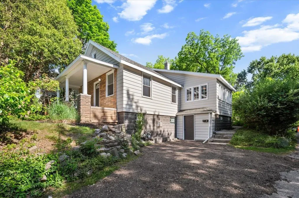710 Leonard Street NE Grand Rapids City MI 49503