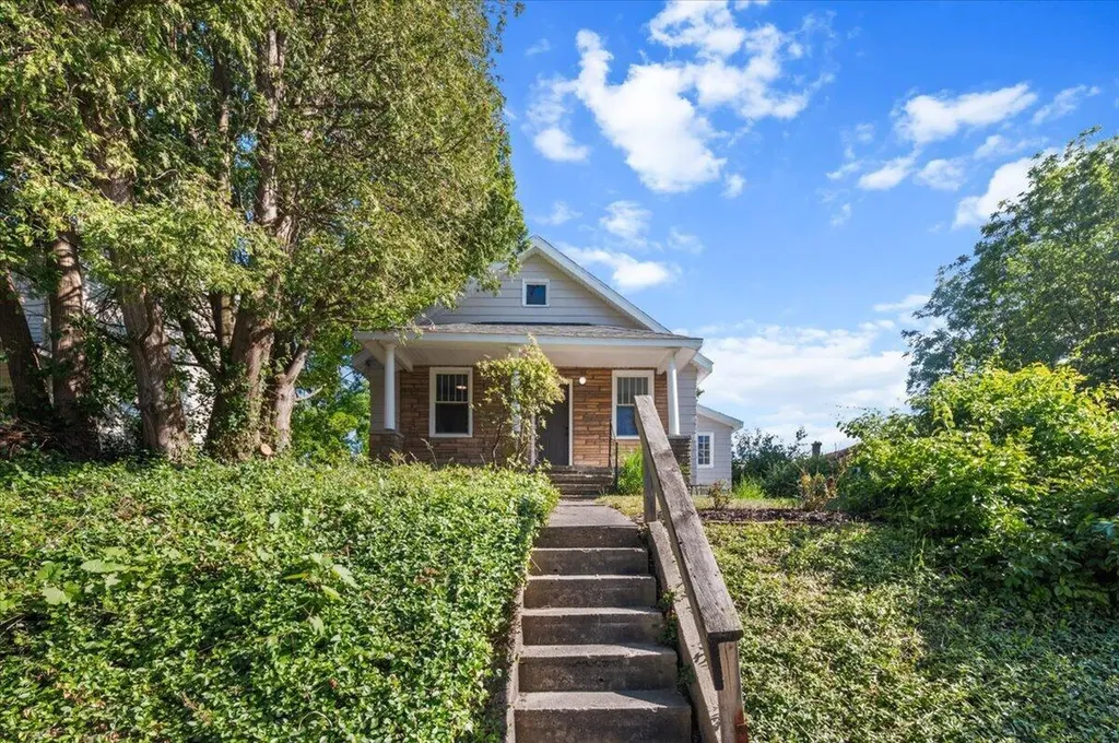 710 Leonard Street NE Grand Rapids City MI 49503