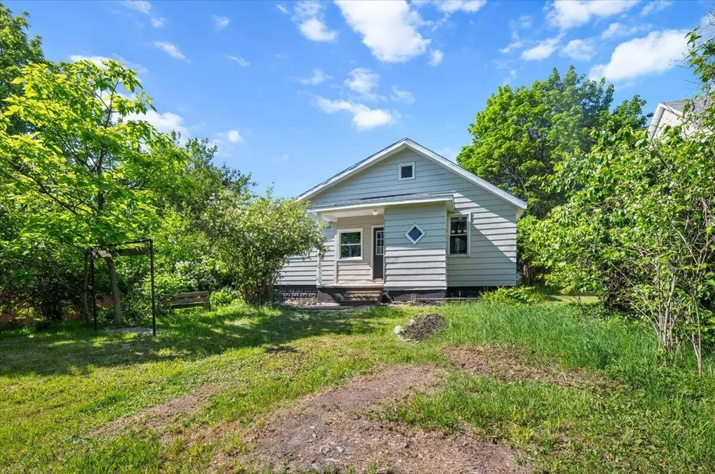 710 Leonard Street NE Grand Rapids City MI 49503
