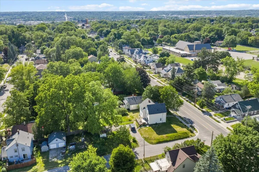 710 Leonard Street NE Grand Rapids City MI 49503