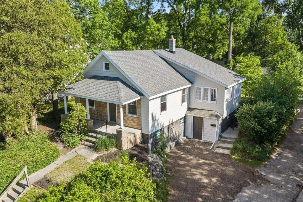 710 Leonard Street NE Grand Rapids City MI 49503
