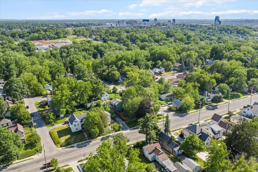 710 Leonard Street NE Grand Rapids City MI 49503