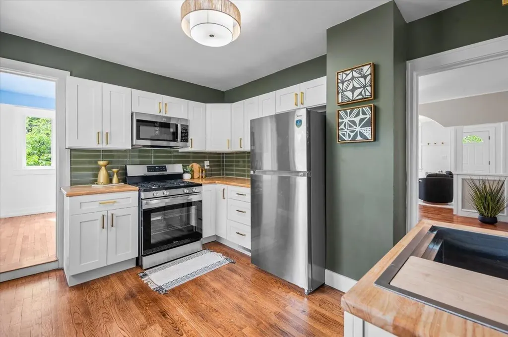 710 Leonard Street NE Grand Rapids City MI 49503