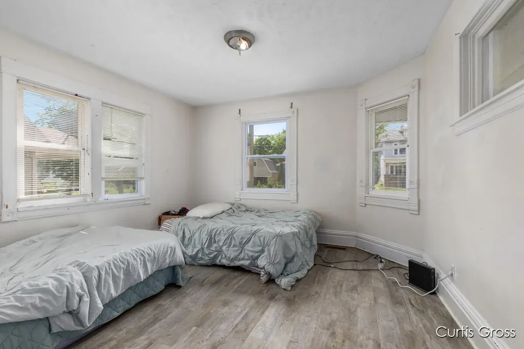 616 Pine Avenue NW Grand Rapids City MI 49504