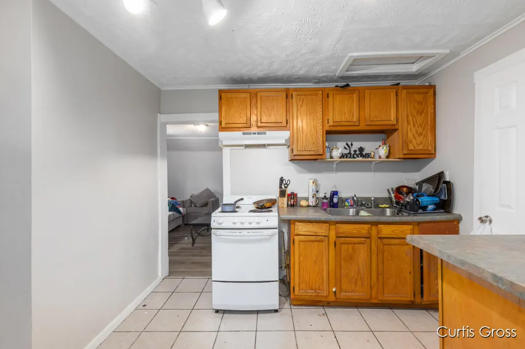 616 Pine Avenue NW Grand Rapids City MI 49504