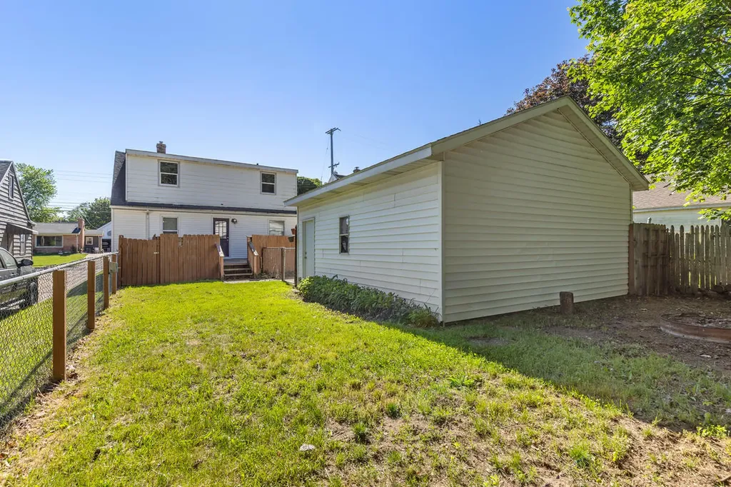 1813 Blandford Avenue SW Wyoming City MI 49519