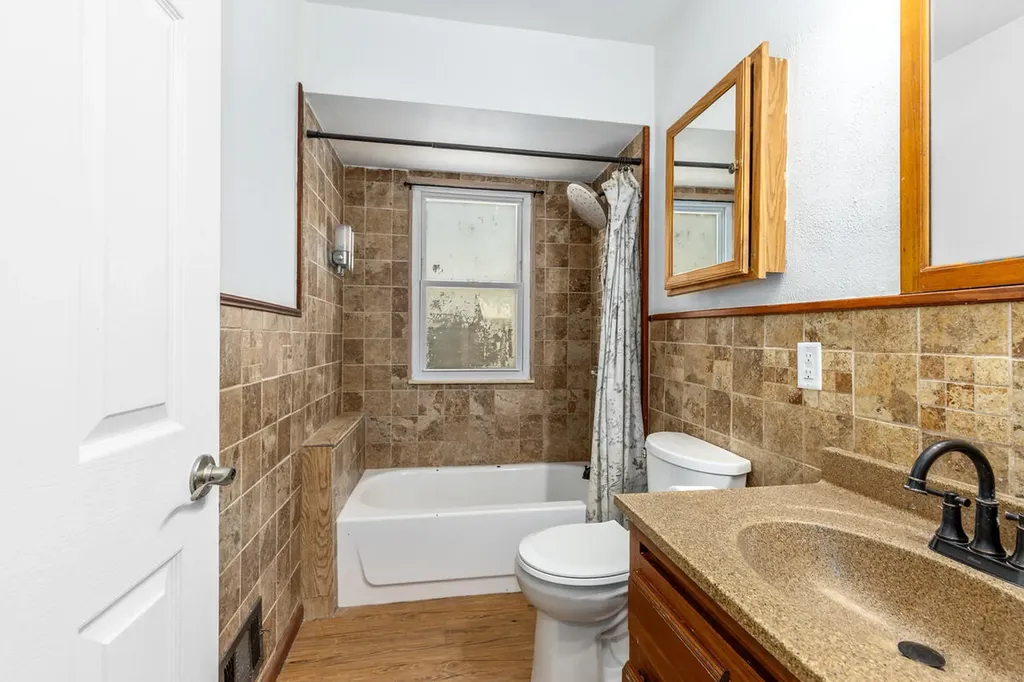 1813 Blandford Avenue SW Wyoming City MI 49519