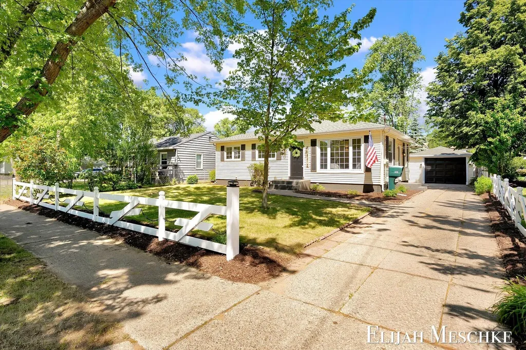 4212 Colby Avenue SW Wyoming City MI 49509