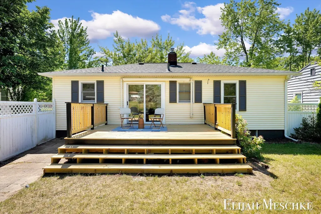 4212 Colby Avenue SW Wyoming City MI 49509