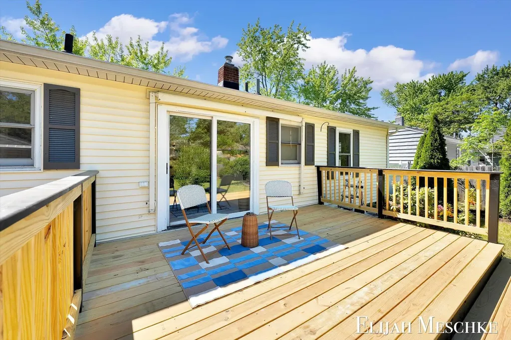 4212 Colby Avenue SW Wyoming City MI 49509