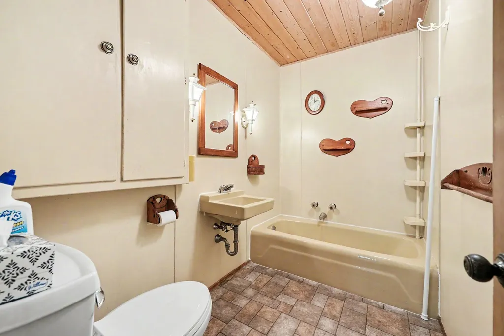 8855 Roosevelt Road Greenwood Township MI 49425