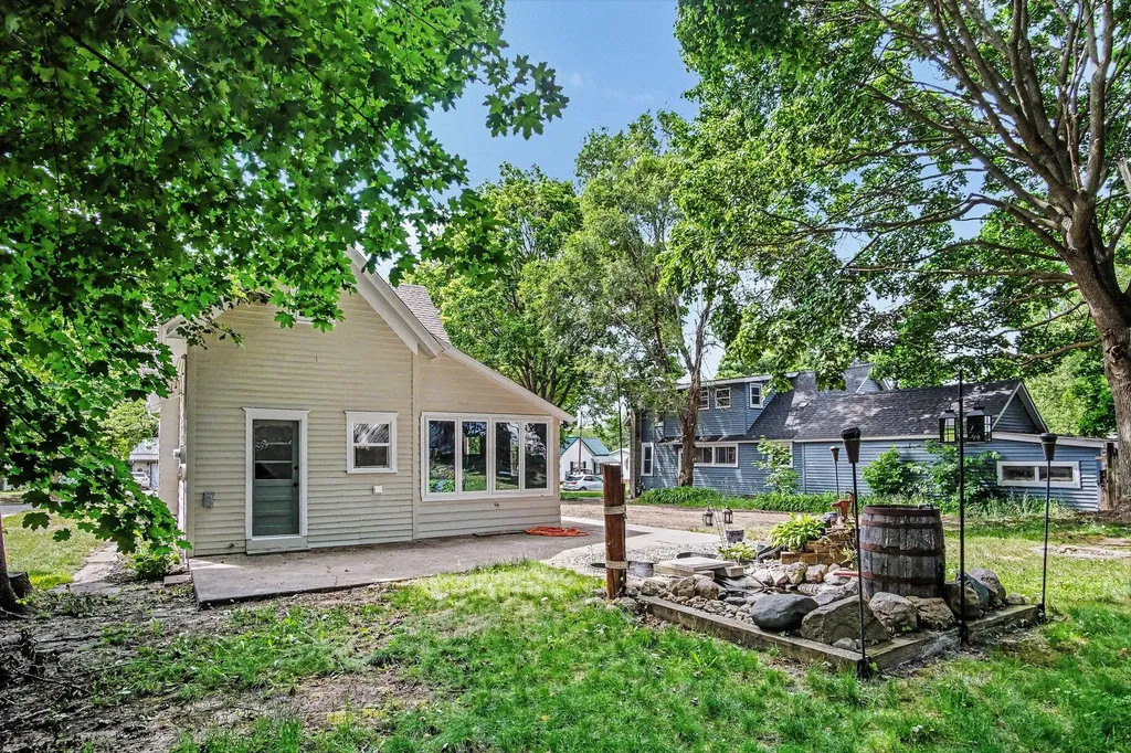716 S Broas Street Belding City MI 48809