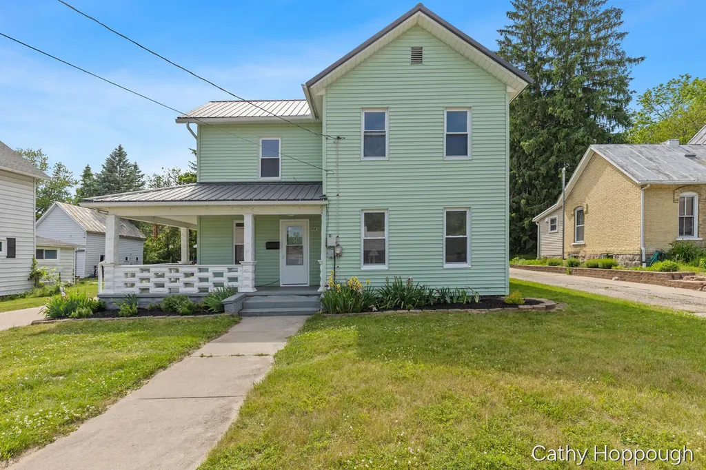 641 N Jackson Street Ionia City MI 48846