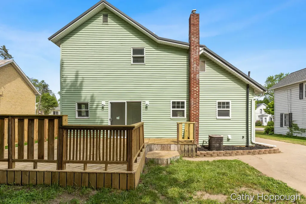 641 N Jackson Street Ionia City MI 48846