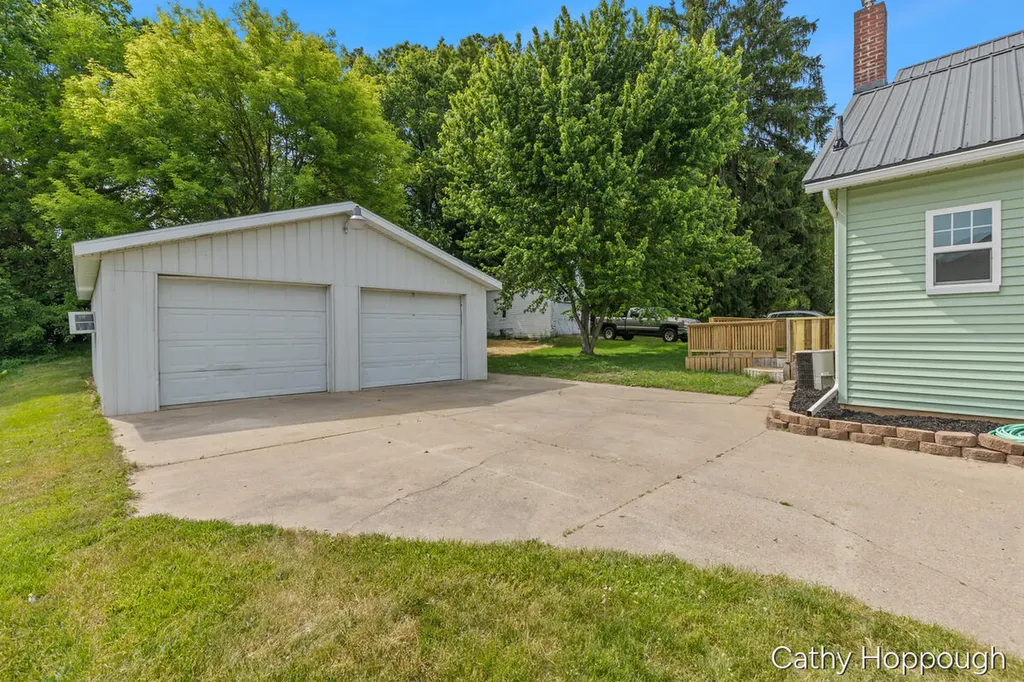 641 N Jackson Street Ionia City MI 48846