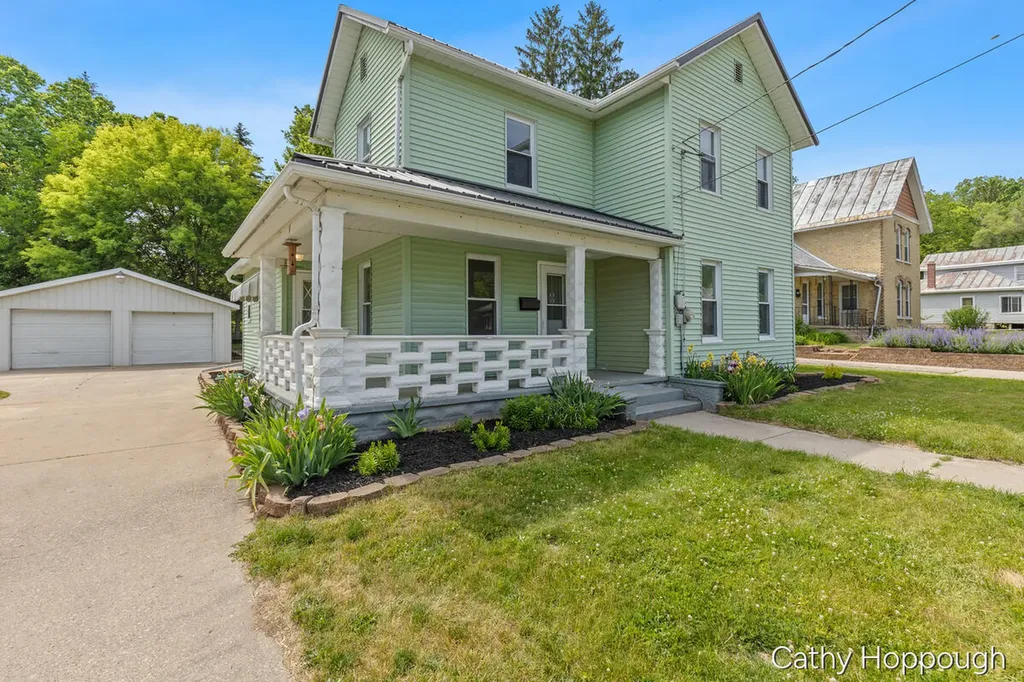 641 N Jackson Street Ionia City MI 48846