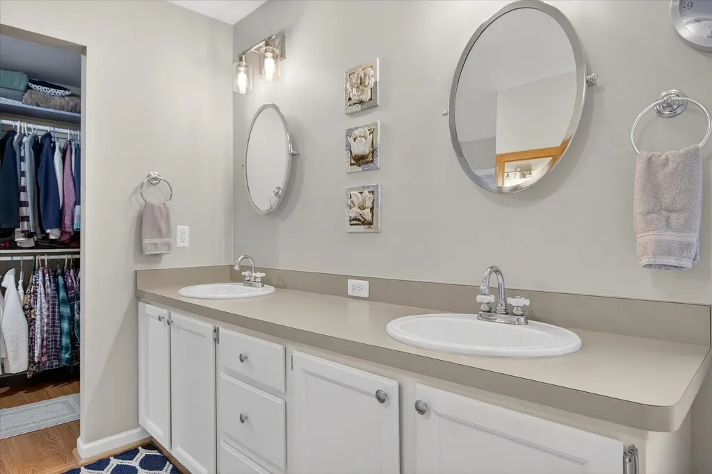 546 Parkland Drive Rochester Hills City MI 48307