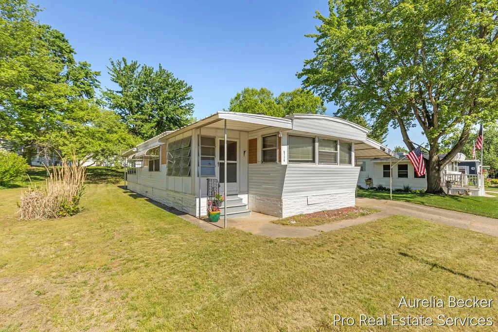 5720 Manistee Drive NE Plainfield Charter Township MI 49306