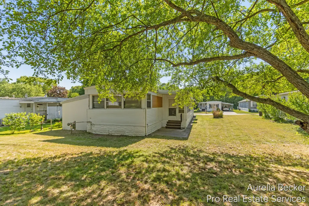 5720 Manistee Drive NE Plainfield Charter Township MI 49306