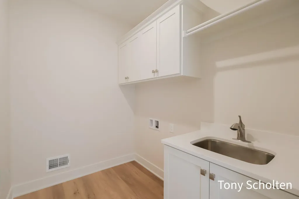 6315 Blendon Woods Drive Blendon Township MI 49426