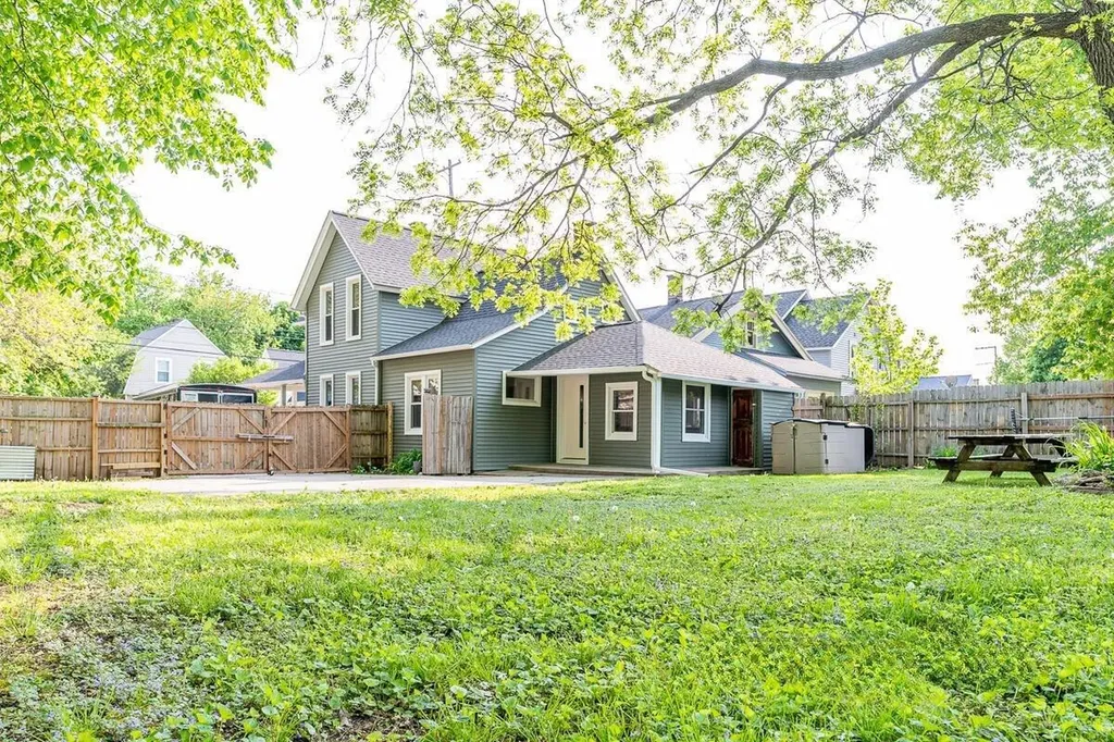 543 Leonard Street NE Grand Rapids City MI 49503