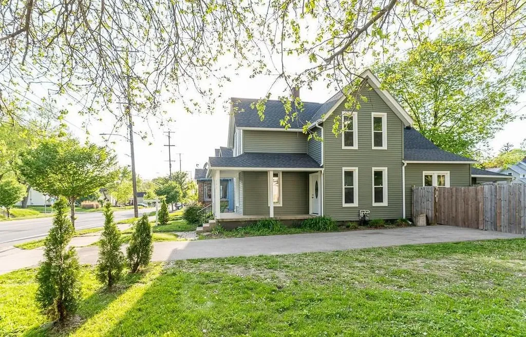 543 Leonard Street NE Grand Rapids City MI 49503