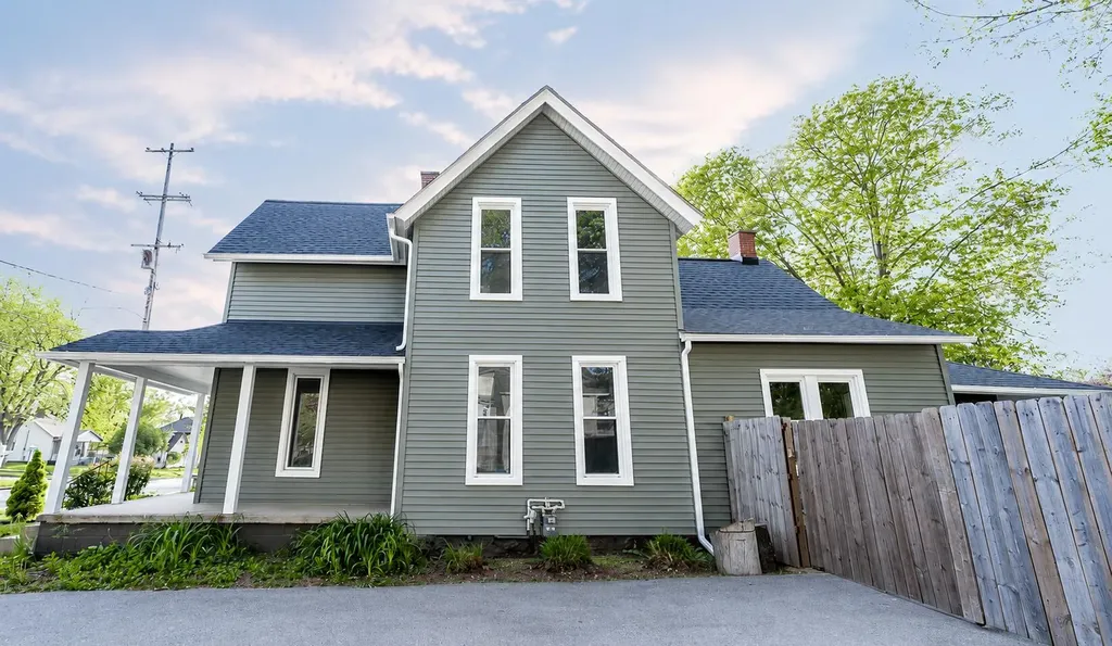 543 Leonard Street NE Grand Rapids City MI 49503
