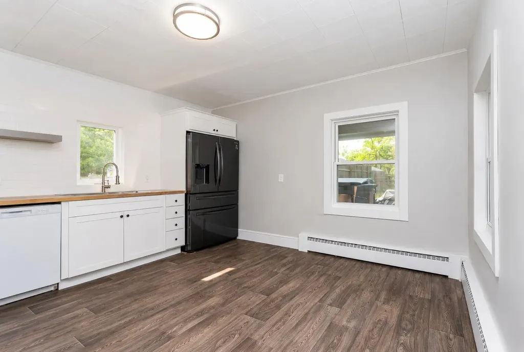 543 Leonard Street NE Grand Rapids City MI 49503
