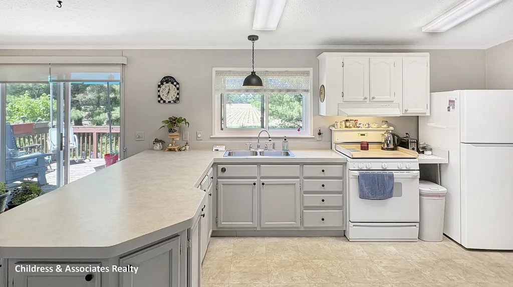 13675 Iris Lane Cedar Springs City MI 49319