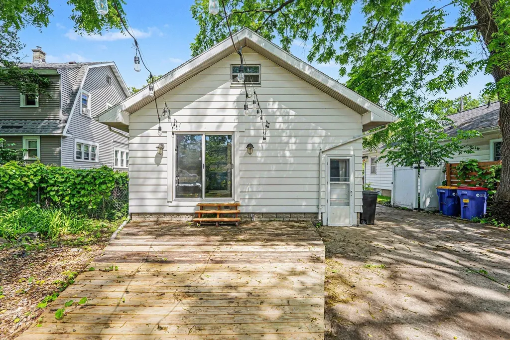 1815 Nelson Avenue SE Grand Rapids City MI 49507