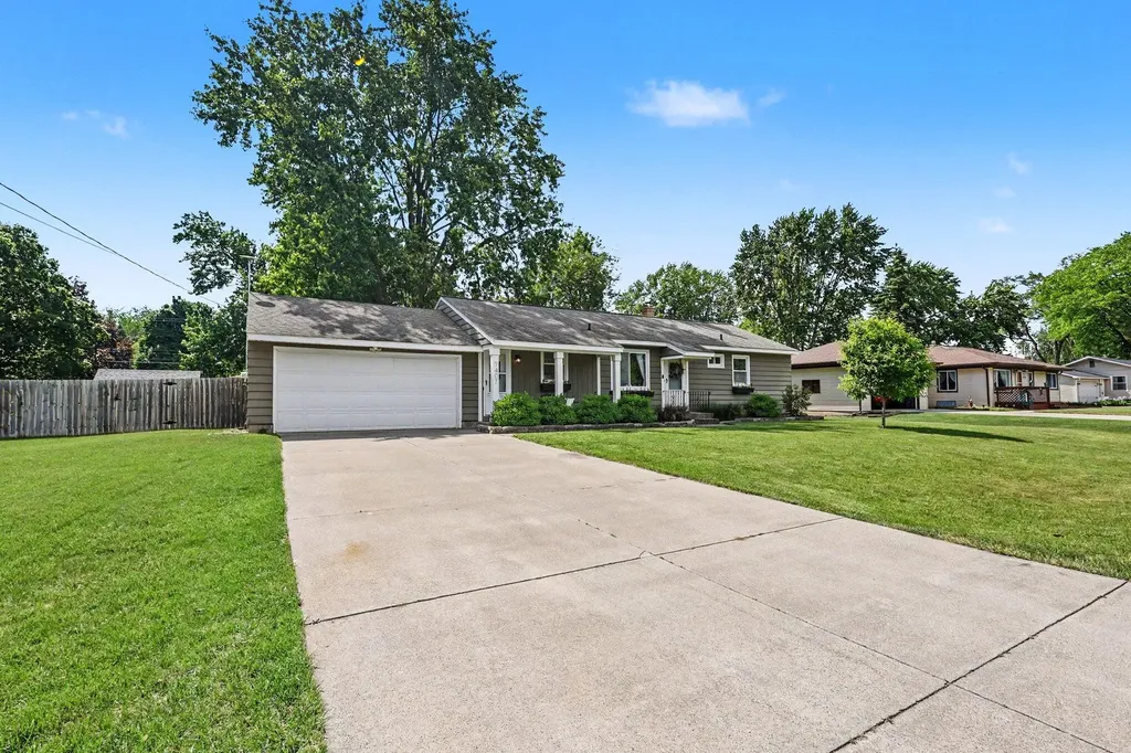 7407 Glendora Avenue Georgetown Charter Township MI 49428
