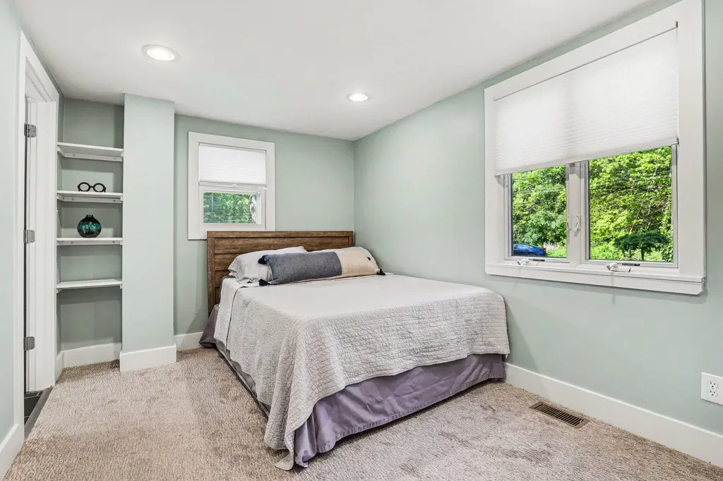 2329 Schimperle Drive NE Grand Rapids Charter Township MI 49525