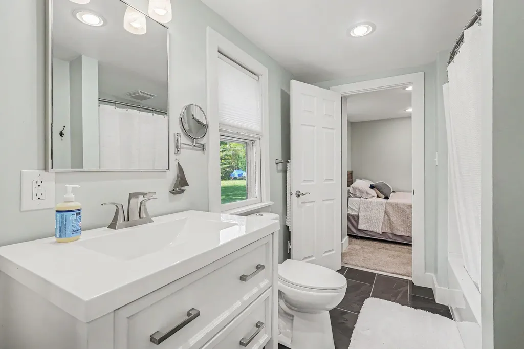 2329 Schimperle Drive NE Grand Rapids Charter Township MI 49525