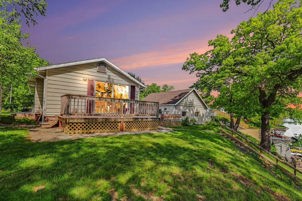 2329 Schimperle Drive NE Grand Rapids Charter Township MI 49525