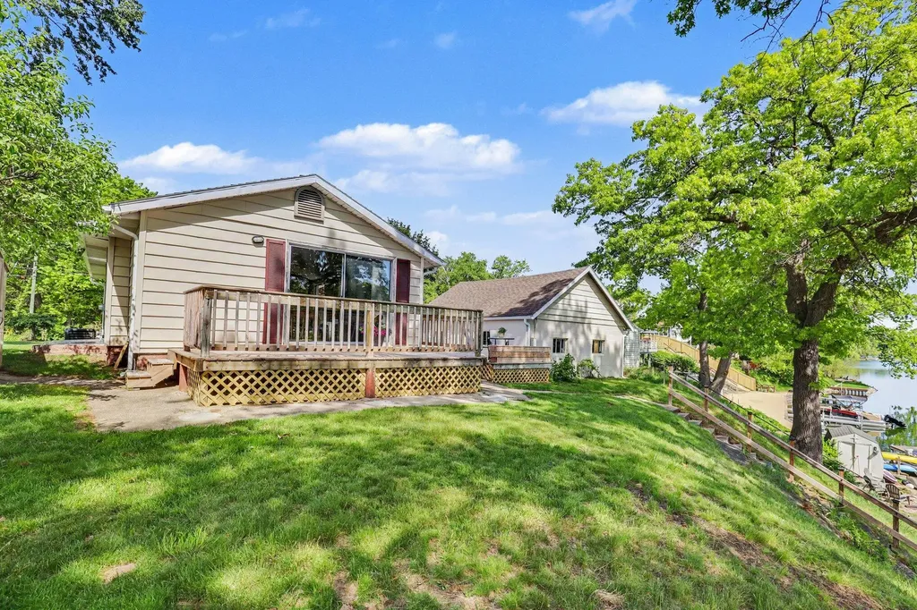 2329 Schimperle Drive NE Grand Rapids Charter Township MI 49525