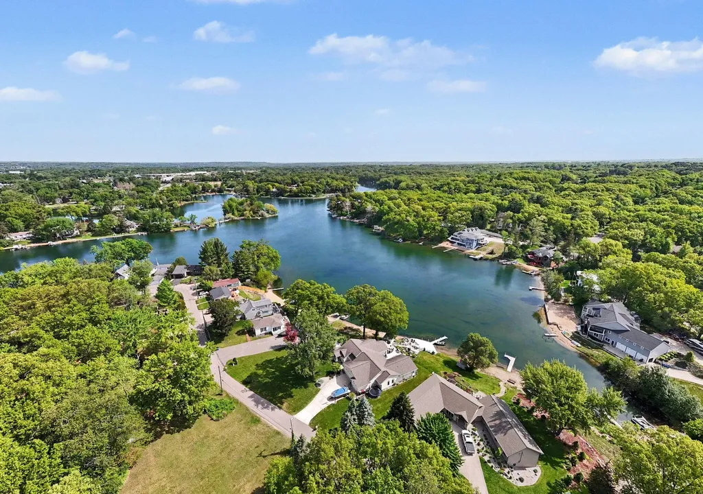 2329 Schimperle Drive NE Grand Rapids Charter Township MI 49525