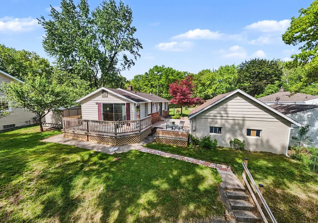 2329 Schimperle Drive NE Grand Rapids Charter Township MI 49525