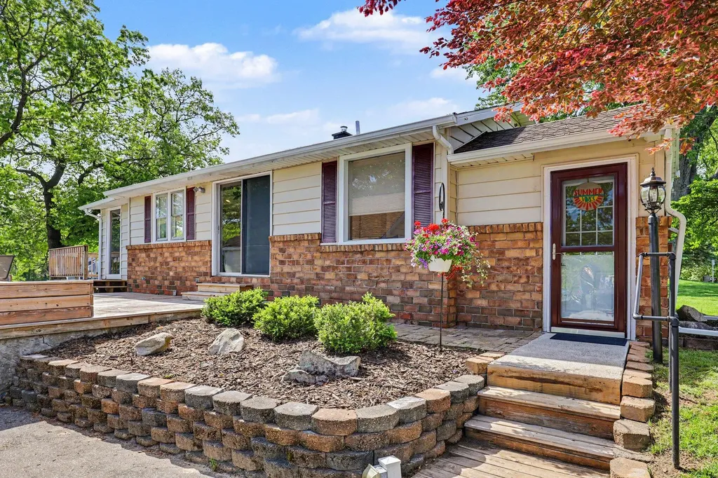 2329 Schimperle Drive NE Grand Rapids Charter Township MI 49525