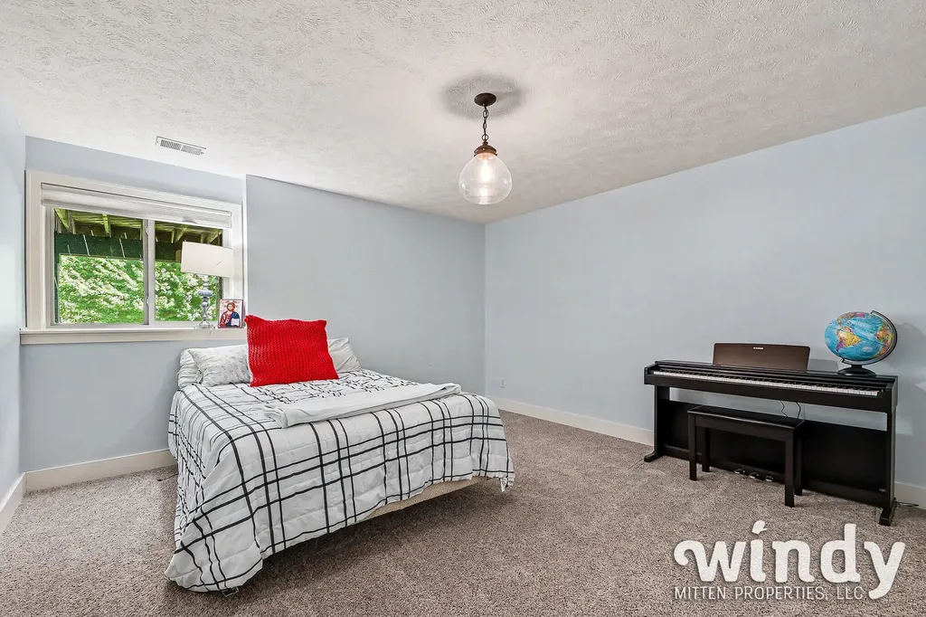 1330 Glen Ellyn Drive SE Cascade Charter Township MI 49546