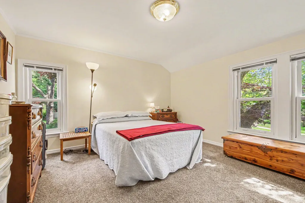 1047 Orchard Avenue SE East Grand Rapids City MI 49506