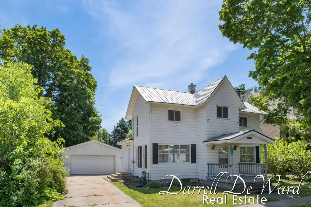 120 Cherry Street Freeport Village MI 49325