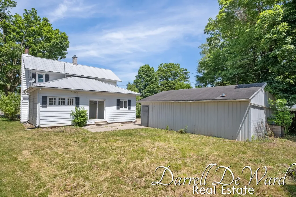 120 Cherry Street Freeport Village MI 49325