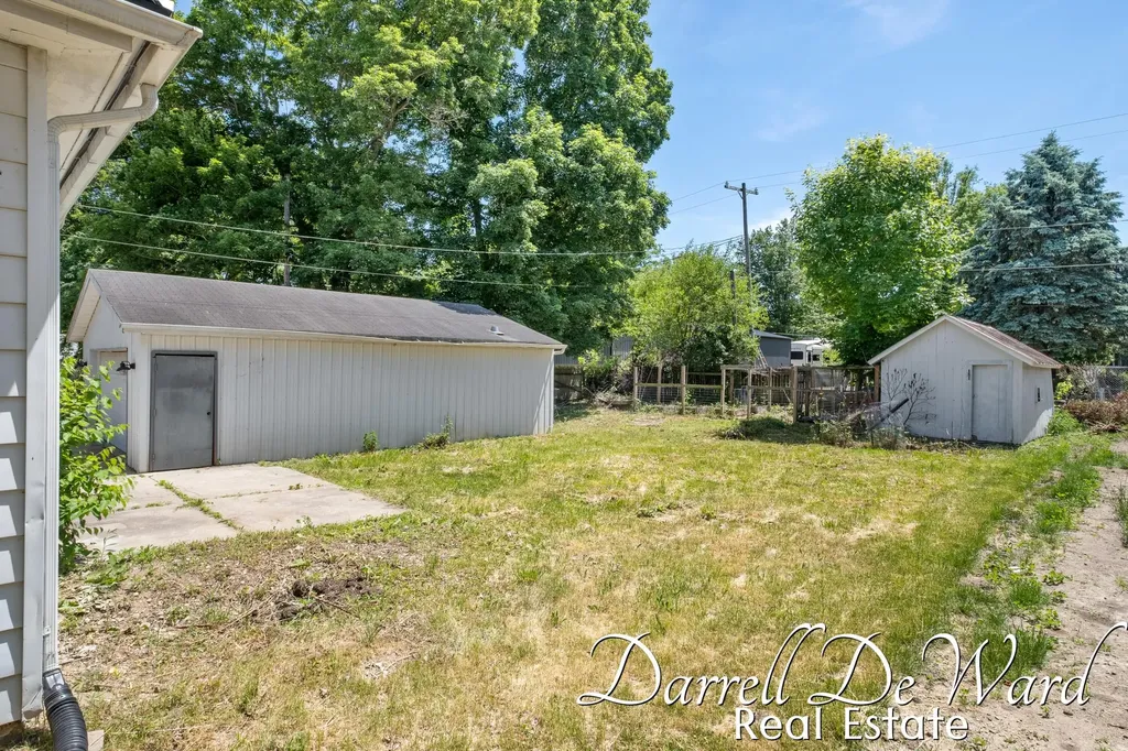 120 Cherry Street Freeport Village MI 49325