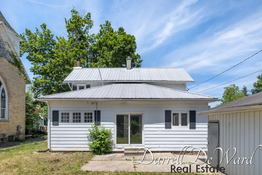 120 Cherry Street Freeport Village MI 49325