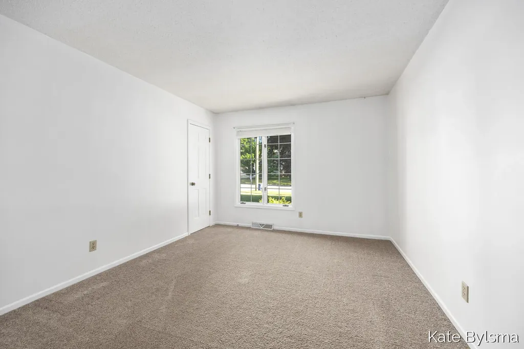 718 3 Mile Road NE Grand Rapids City MI 49505