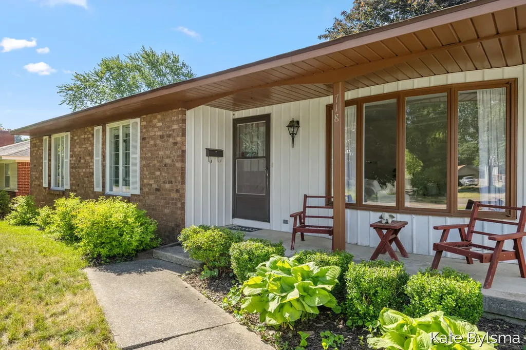 718 3 Mile Road NE Grand Rapids City MI 49505
