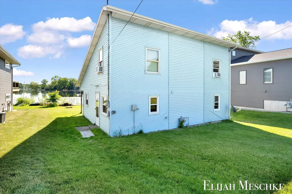 10207 Poplar Drive NE Oakfield Township MI 49341