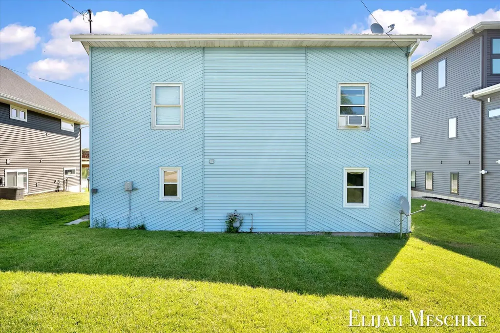 10207 Poplar Drive NE Oakfield Township MI 49341