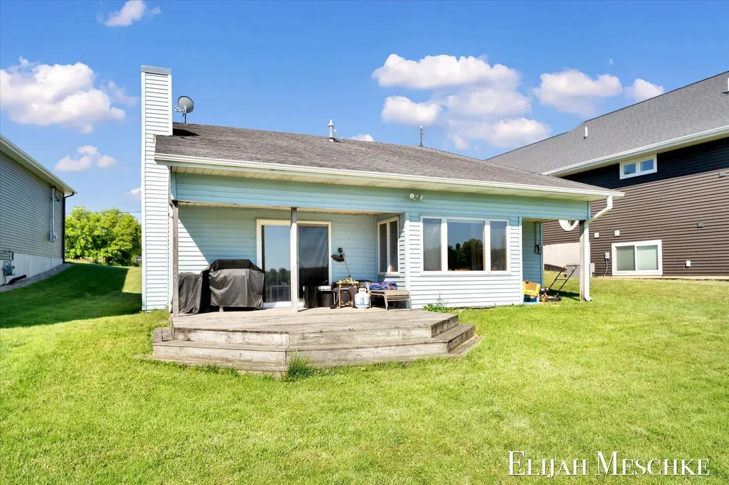 10207 Poplar Drive NE Oakfield Township MI 49341