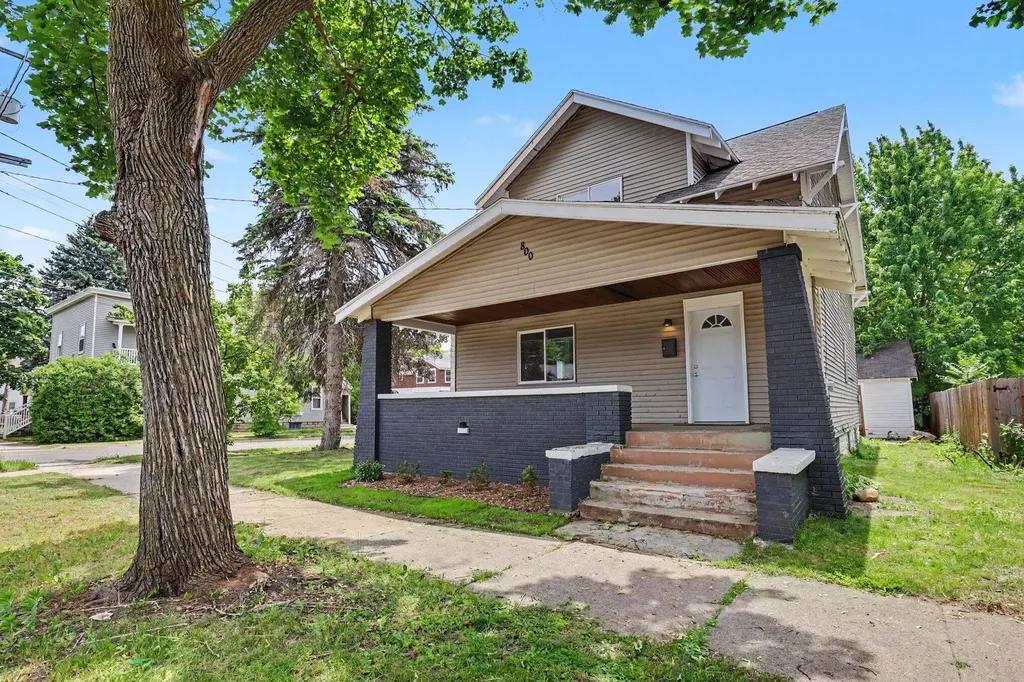 800 6th Street NW Grand Rapids City MI 49504